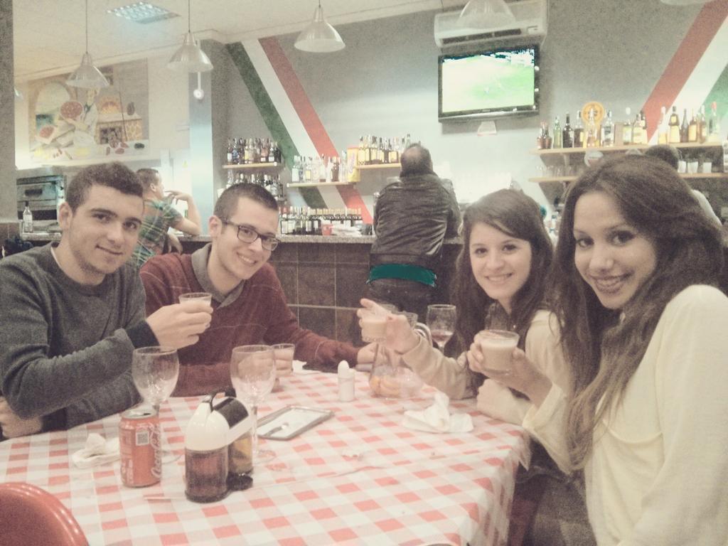 AnnetaaNose's tweet photo. Per esta i moltes més! <333 http://t.co/viN6jVRqss