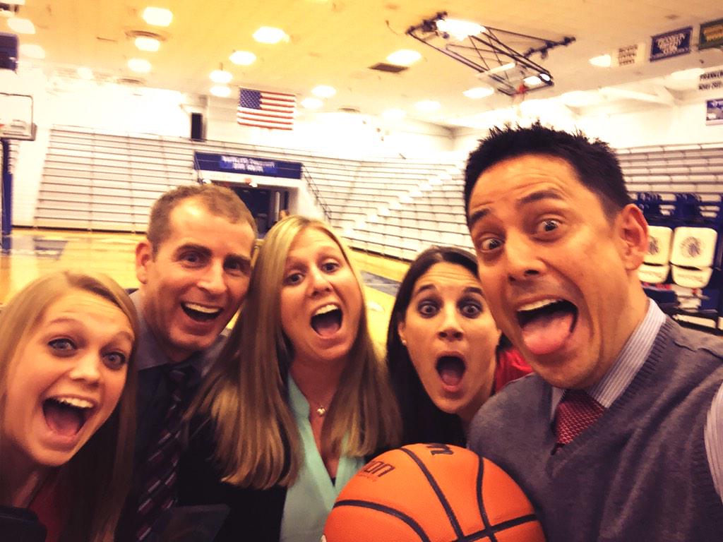 BRo32's tweet photo. Johnson County Champs #ChampionshipSelfie #NetCollectors @shawn_sanders @KjarvO11 @KM_Rice @CourtneyP12 @VenusThorne http://t.co/NnRKSiludL