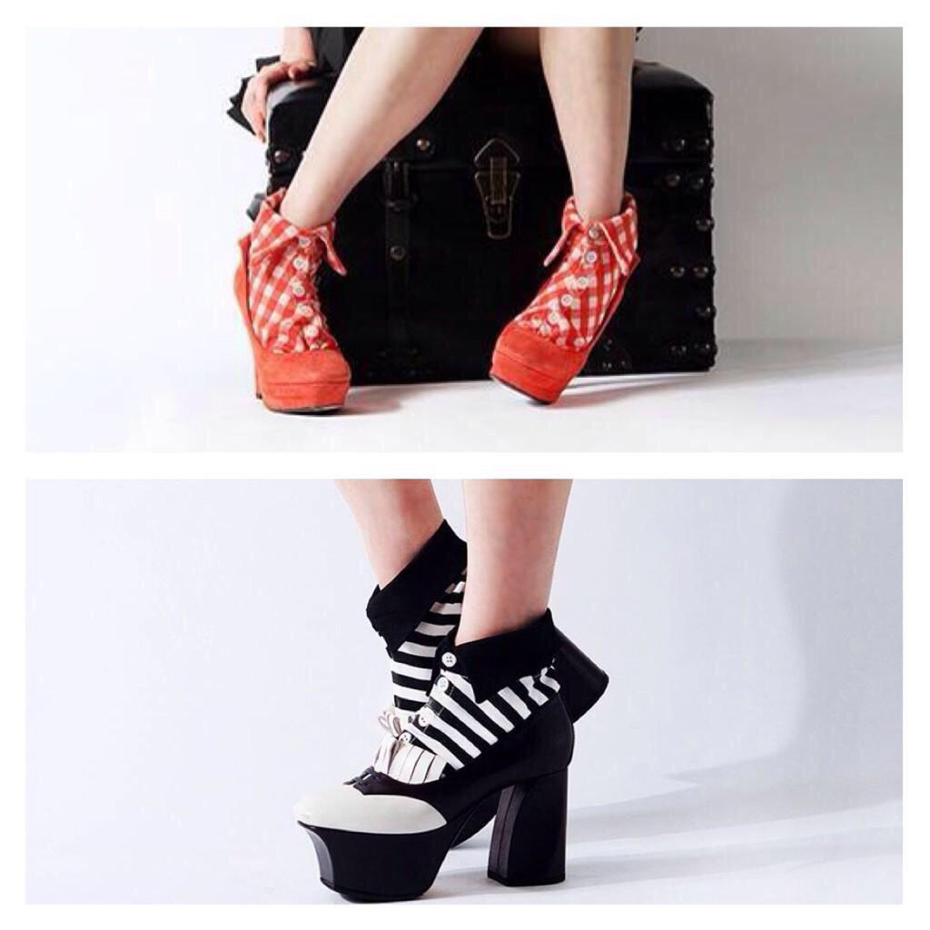 Fashion_code1's tweet photo. エリマキソックスかわいい😳💕💗
襟付き靴下かわいい💓 http://t.co/3LhD3UWNmt