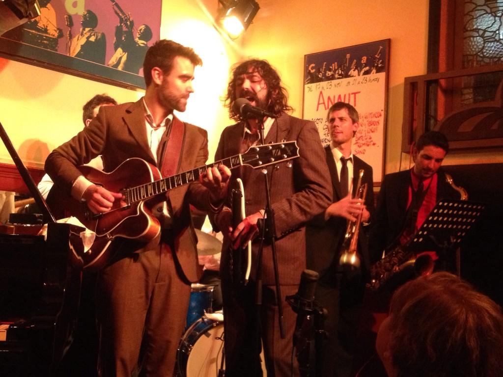 Gargarra's tweet photo. ¡VAYA PEDAZO CONCIERTO ESTA NOCHE en @CafeCentralJazz de @albertoanaut con @julimaeso de invitado http://t.co/PImgpt112f