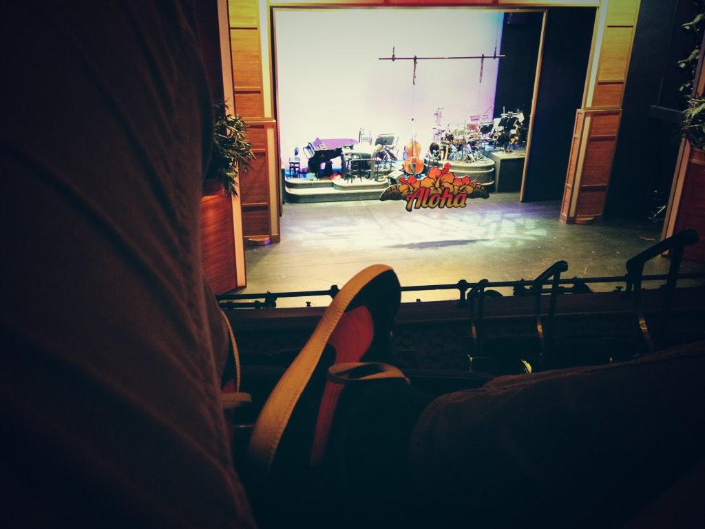 Alguerzon's tweet image. Took a nap in the mezz between shows. First #doubleshowday @HoneymoonBway @HoneymoonCast.  #honeymooninvegas