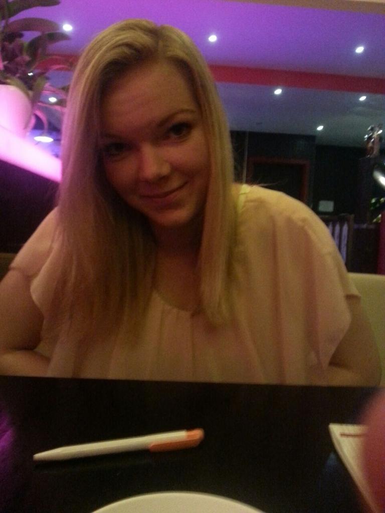 deameon15's tweet photo. Samen met vrouwke ♥ http://t.co/9Da7Ot2N8X