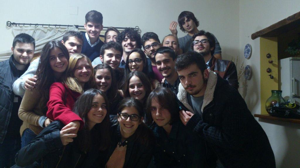 Almudenapimart's tweet photo. Mucha risa 😂 #CumpleKotuko Noche 👌 http://t.co/HLL7SKySlk