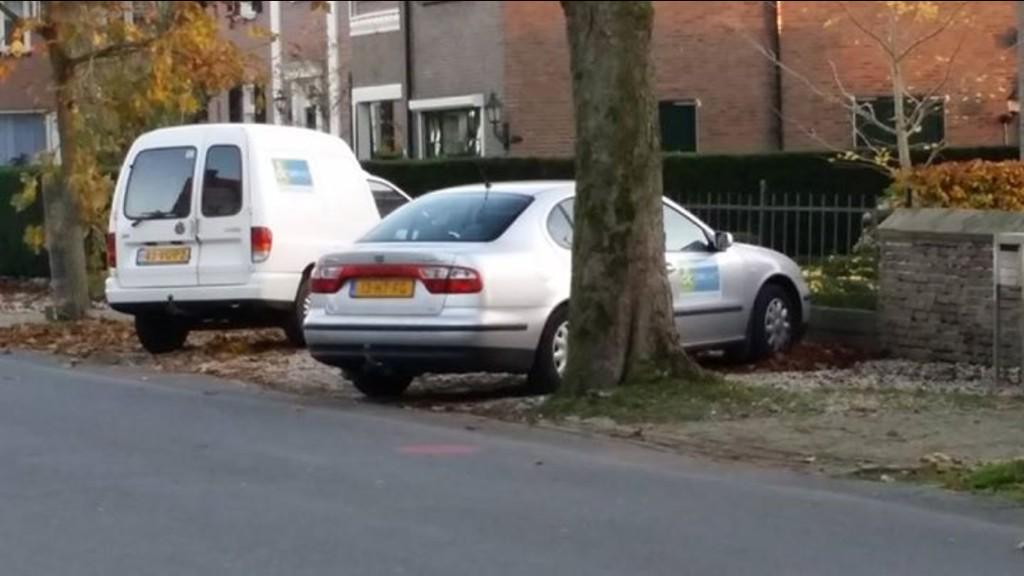 <a href="/Dakexact/">Dakexact Brabant</a>: Staan er zo maar twee Dakexact auto's in de straat! We komen bij u thuis voor een persoonlijk advies!