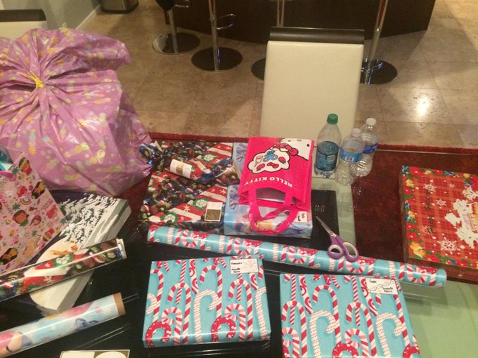 Still Can't leave the house yet, so I started wrapping #Christmas gifts! http://t.co/EUsyiYaS07<a href="/tag/christmas"class="tags"><span>#christmas</span></a>