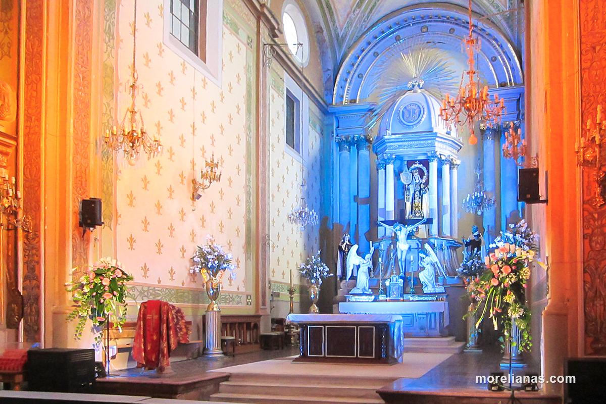 Morelianas_'s tweet photo. El Templo del Carmen de #Morelia vibró con las espectaculares voces del Coro Pro Música. #FMM2014 http://t.co/TexaRk9jQi