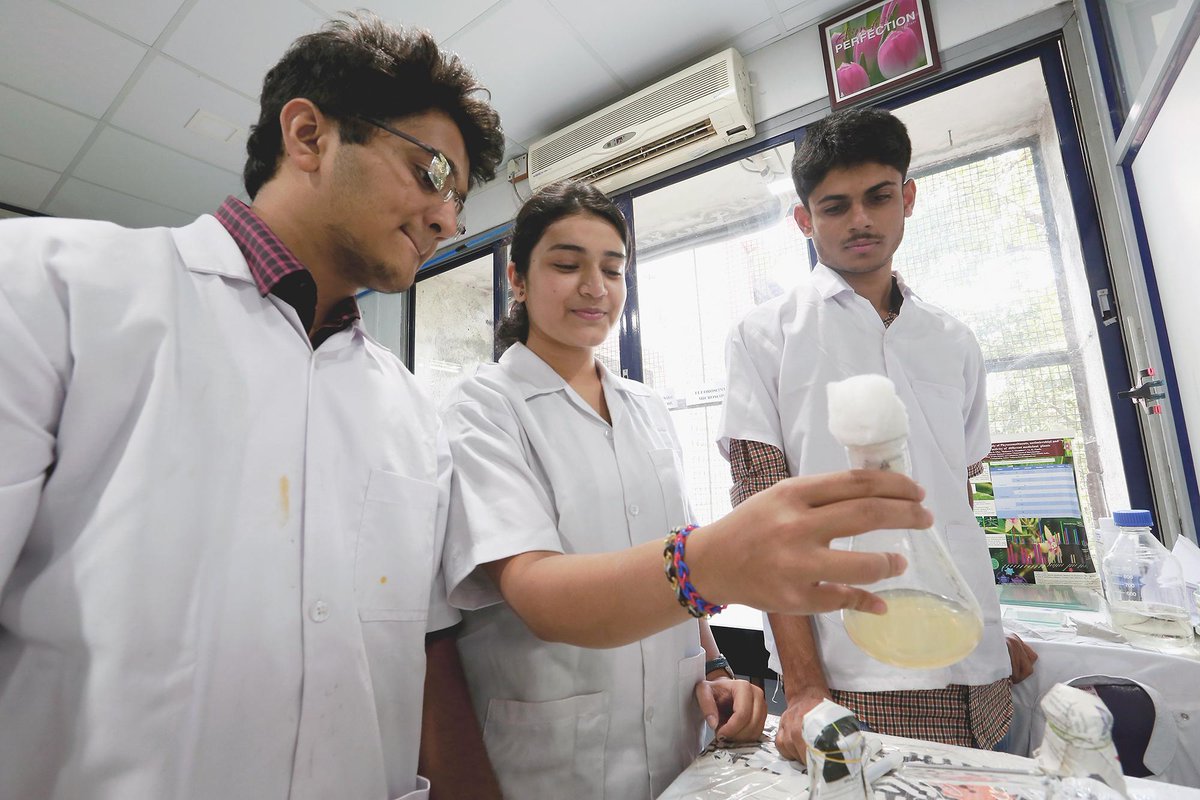 TGSWeekly's tweet photo. Modern College's patent endeavor
http://t.co/3Maam1V4Mr
#ModernCollege #Pune #BCUD http://t.co/sWZ3zLZYRw
