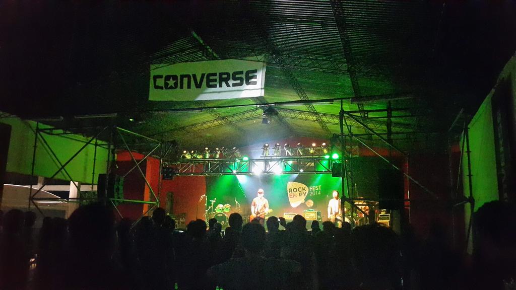 sergionomas's tweet photo. @siamoniente en el #RockEnPyFest2014
Seguro el negro luqueño de @aisman6 estará por acá http://t.co/gezQks4p1o