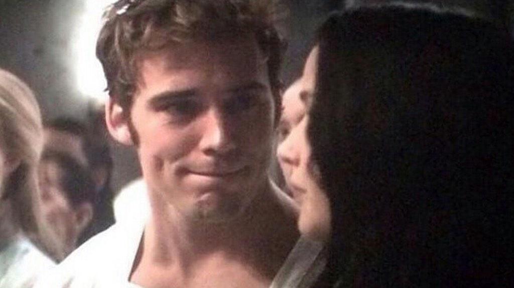 AnselsDamsel's tweet photo. THAT LOOK OF HOPE FINNICK GAVE KATNISS WHEN SHE SAID SHE'S GOING TO HAVE ANNIE BROUGHT BACK 💔 http://t.co/GdpfQfbwxp