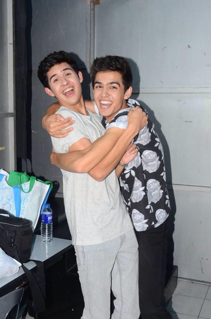 PerkinsFan's tweet photo. Aren't they the cutest twins 👏 @PERKINSpiration http://t.co/e9XDVJ5nGY