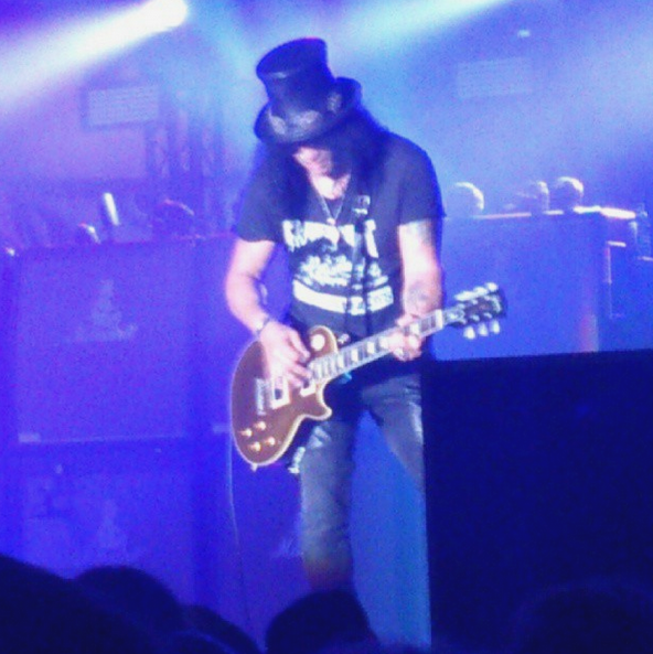 SlashOnFire2014's tweet photo. Tonight gig #Germany #zenithMunich @slash #slash tour @MylesKennedy @brentfitz @toddkerns @franksidoris http://t.co/gcDdnjFrA8