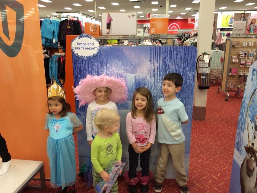 dontbcraycray's tweet photo. #disneyfrozen@target http://t.co/PPJ3DwT17D