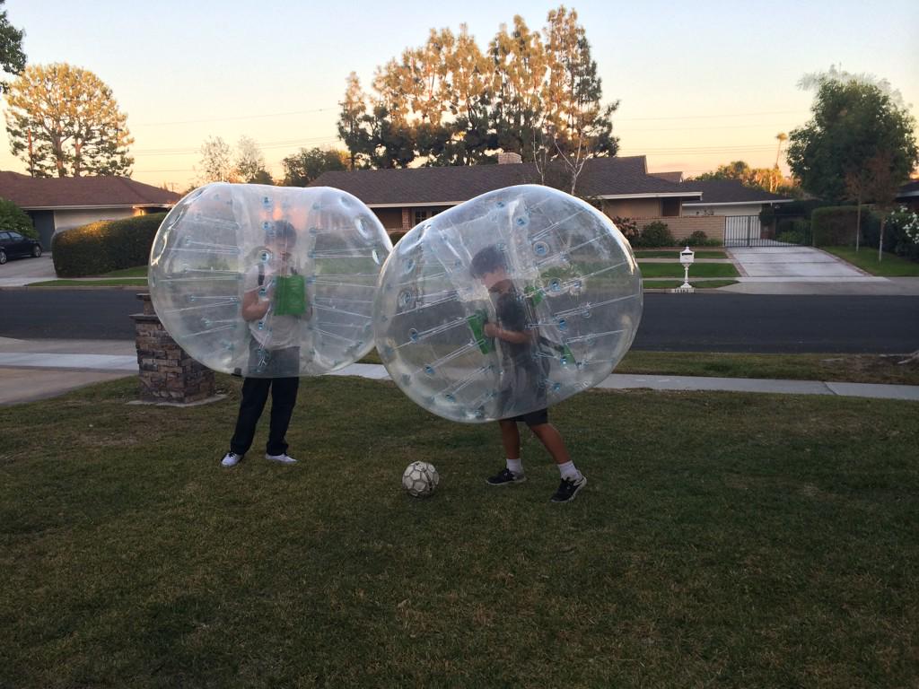 Top3Days's tweet image. Share SuperBubbleSoccer.com for some free #bubblesoccer in Irvine