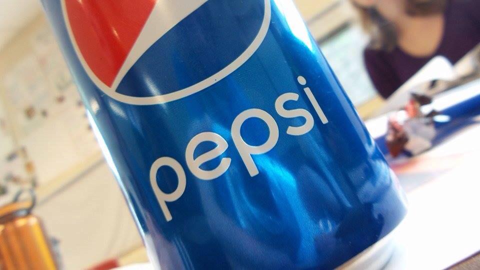 JUDDS1015's tweet photo. Took this prime pic of a Pepsi can, the best one I have taken ever http://t.co/x0sasbKeHs