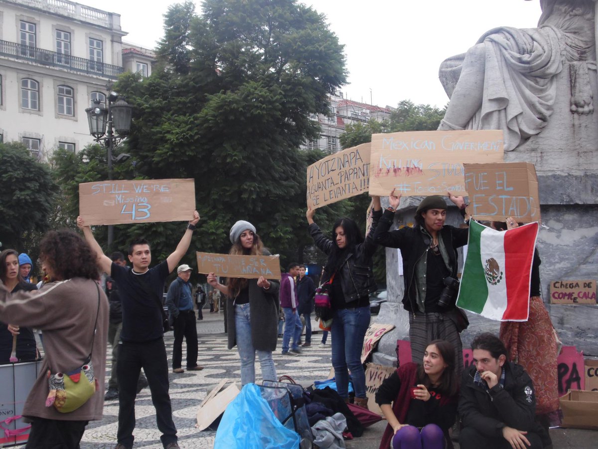 Lisbon proteters are very dedicated MT @Desinformemonos: #AccionGlobalporAyotzinapa #20NovMX