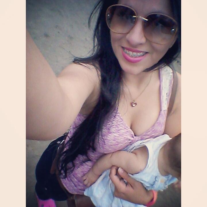 ddanittaa's tweet photo. Con la princesita :* http://t.co/0rw6haYXop