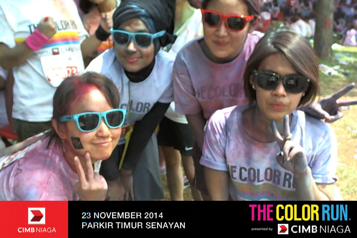 dittaaa's tweet photo. Siap-siap start di #TheColorRunCIMBNiaga. Be Healthy, Be Happy, Be You! @CIMBIndonesia @TheColorRunINA http://t.co/91cWOMrGAT