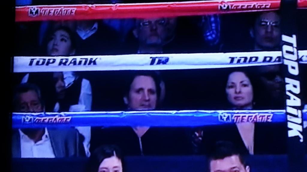 B3GWuheCcAEGVwD.jpg:large