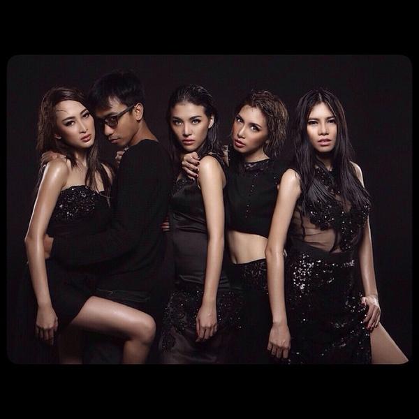 ArtisOFC's tweet photo. @7he_icons telah melakukan pemotretan buat konsep baru nya yaitu western. tag : @7he_iconia @Susot7ICONS http://t.co/KINtmTpgLc