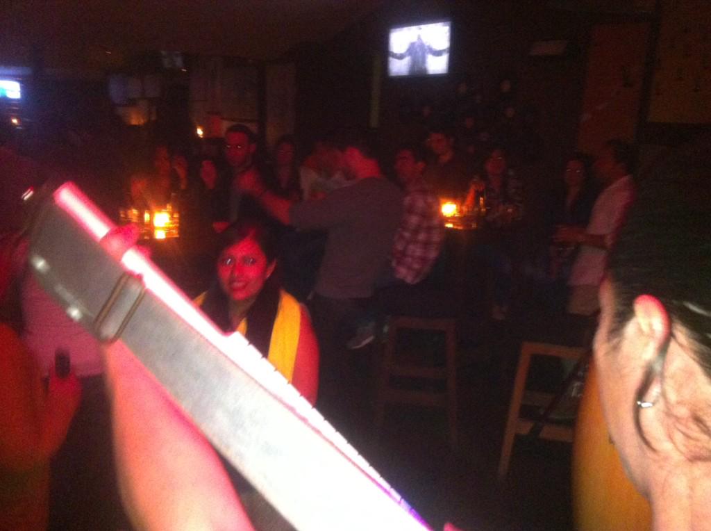 LosPatanes's tweet photo. Se formó el relajo en @LenonBarGuate !!! http://t.co/T82HWQOBV8