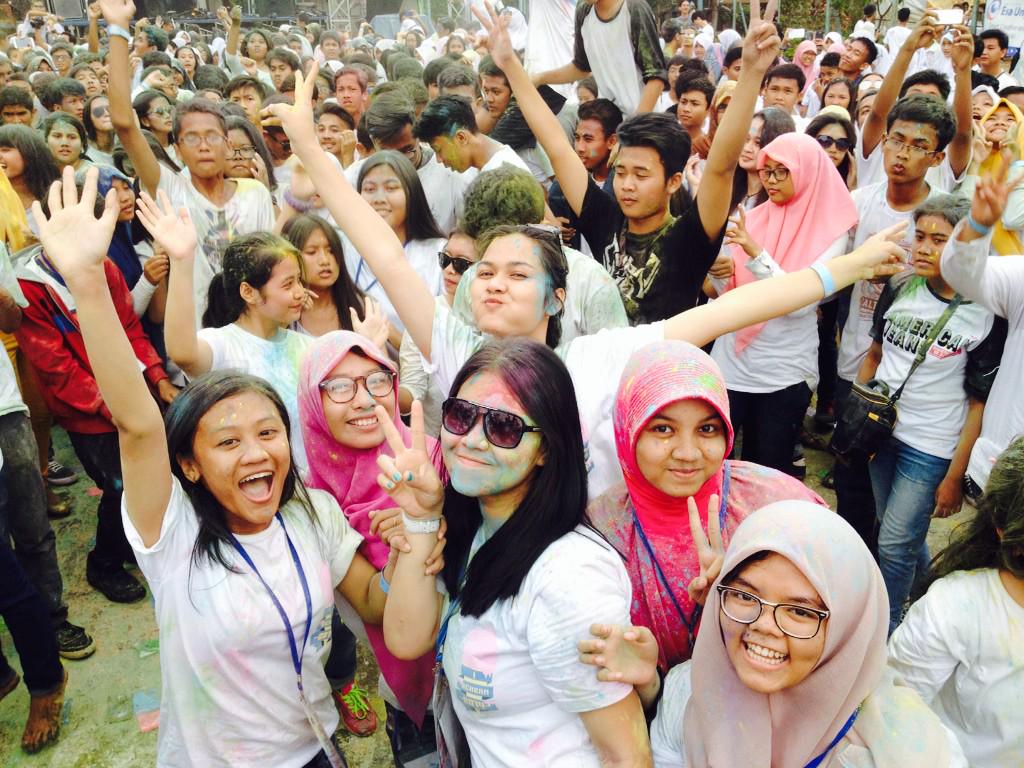 dinafrandani's tweet photo. Ikutan post bagaimana respectnya siswa SMAN 3 Kab. Tangerang dengan semua panitia yang berbaur jadi satu @solfa_2014 http://t.co/lRolItnNo6