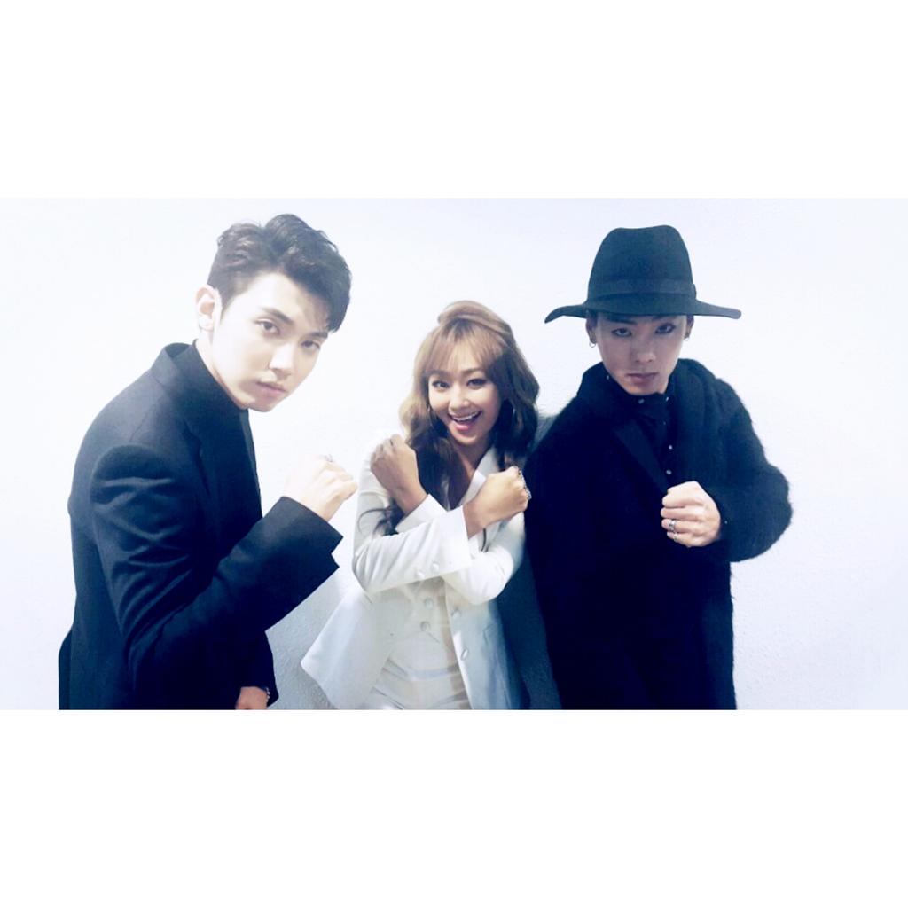 B3GtAupCAAA3x8e.jpg:large