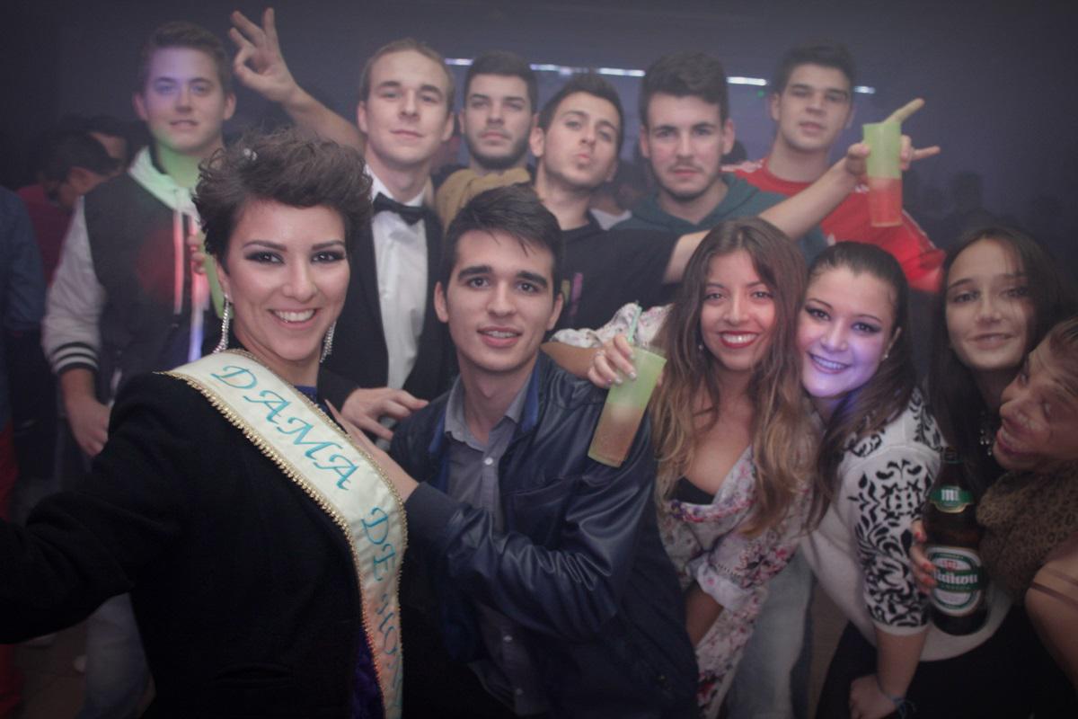 Fotos de la Noche tweet media