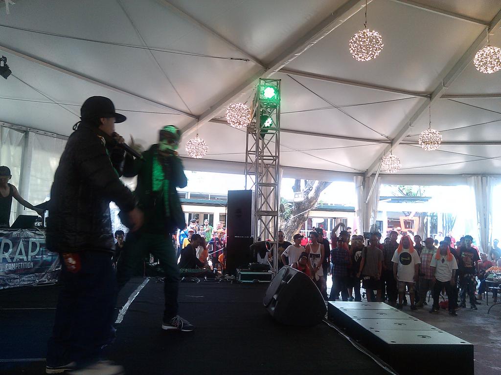 pekanbaruhiphop's tweet photo. Via: @CERIRecords: Kep. Riau Cadasss! #nrc14 @HipHopHeroesNet http://t.co/oFNSnXaCx9"