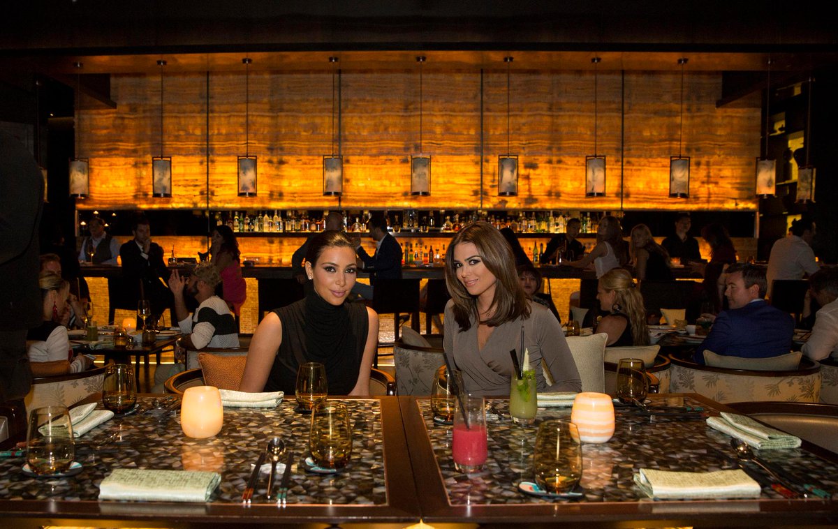 ATLANTIS's tweet photo. Spotted, the lovely #KimKardashian at #YUAN, the Chinese restaurant &amp; lounge at Atlantis last night! http://t.co/vGjVR28SK1
