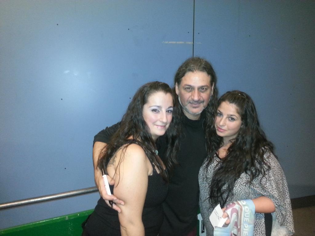 rocisancho's tweet photo. @DioniMartin que grande eres ;) gran conciertazo nos disteis. Un beaazoo enormee http://t.co/BCgjB3rFOp