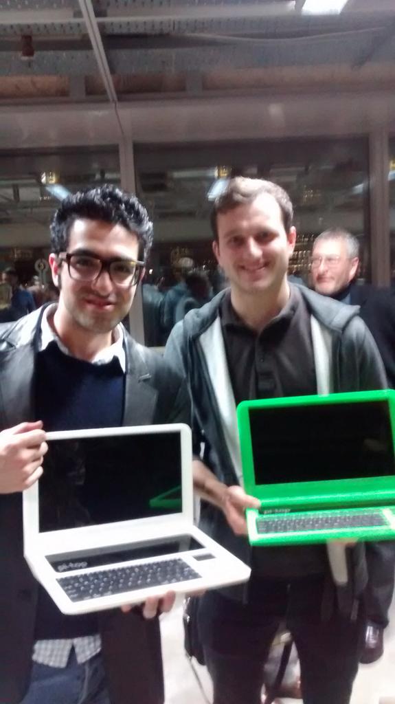 Customuse's tweet image. Met the @GetPiTop founders @Indiegogo  party. These guys rock #3dprinting #3Dguitar is next ;)