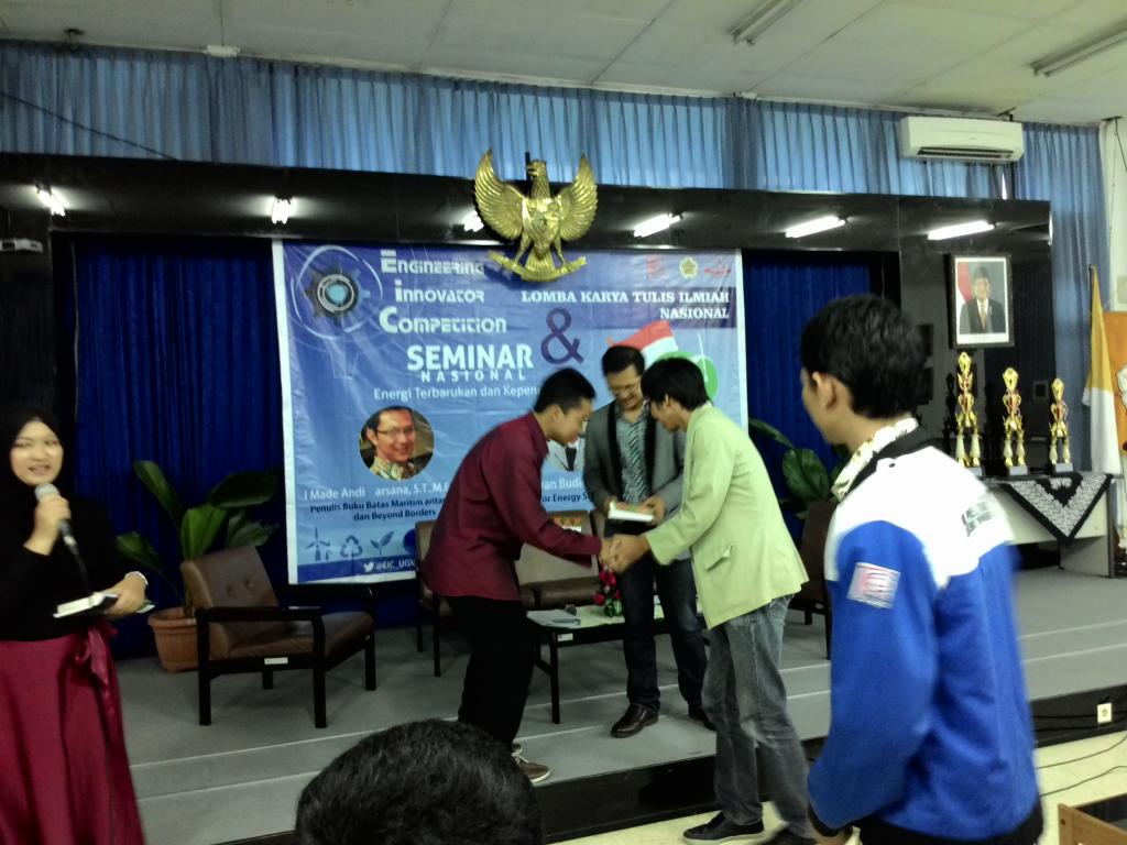 Seminar Nasional oleh Bapak I Made Andi Arsana dengan moderator oleh Nabil (Juara 1 PIMNAS 2014).
