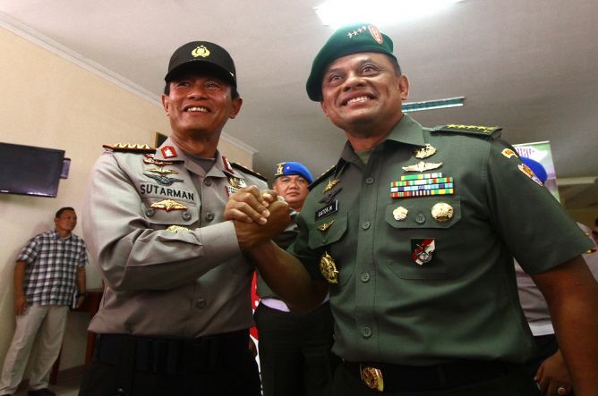 Situasi Kondusif, TNI-Polri Olahraga Bersama di Batam ow.ly/EJFxQ <a href="/bataminfoo/">bataminfo</a> <a href="/kip_kepri/">KomisiinformasiKepri</a>