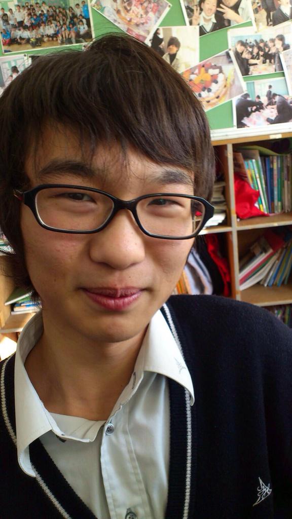 山田dk Jkをふざけて紹介するbotさんのツイート 3年d組桐山裕次郎君 見ての通りインキャラです 鼻でかいです 鼻がニンニクにしか見えない 知ってる人rt 鼻がニンニクだと思ったらrt Http T Co 72mss0csg7