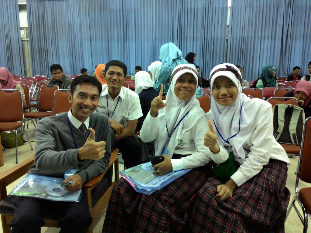 Juara 1 kitaaa. Selamat ya teman teman dari Sugar Group! Kembangkan dan aplikasikan inovasimu ya. Suksees terus!