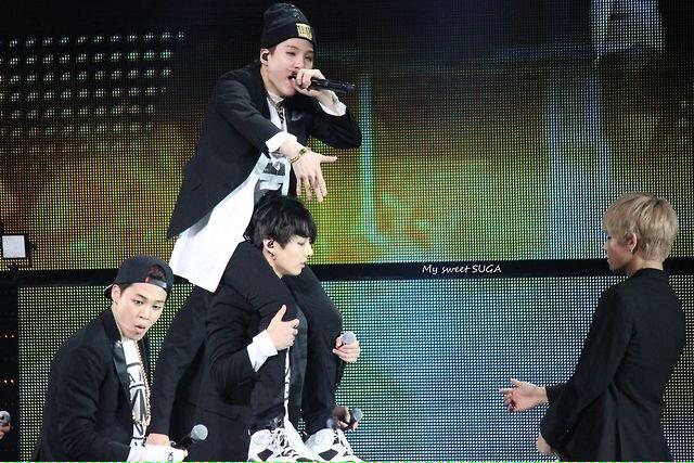 141116 THE RED BULLET in TOKYO #SUGA #슈가 #JIMIN #지민 #V #태형 #JUNGKOOK #정국   … tmblr.co/Z8lsko1WGPhvh
