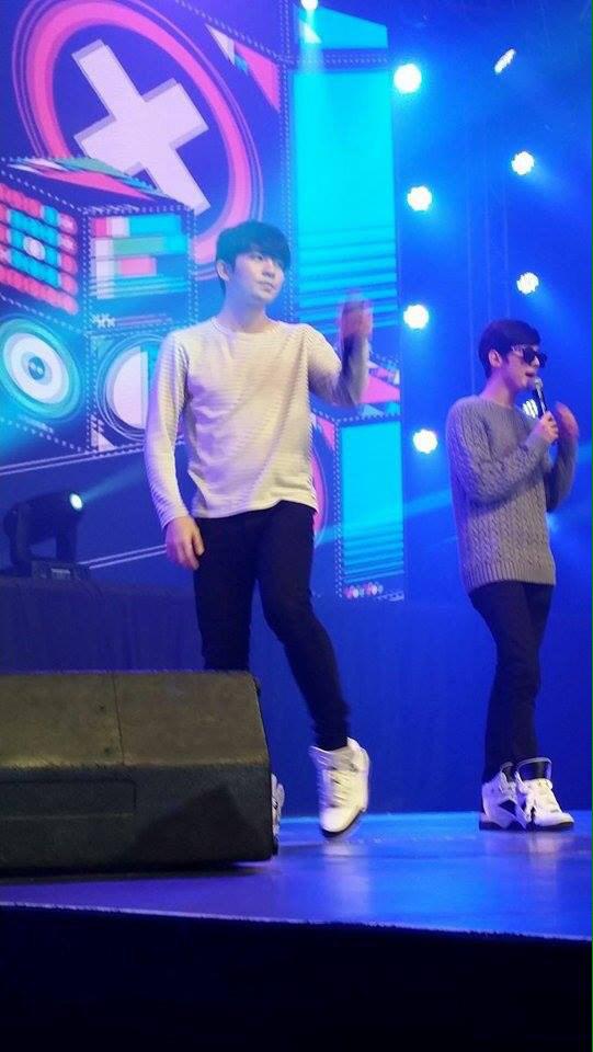 TEENTOPfacts's tweet photo. [PREVIEW] 141123 TEENTOP Bangkok Concert Rehearsal CAP @asdsdf756  @wowous @whdgus1004 @T_Ricky_T  (Cr:MSiriwanB) http://t.co/LvZE4lIyhg