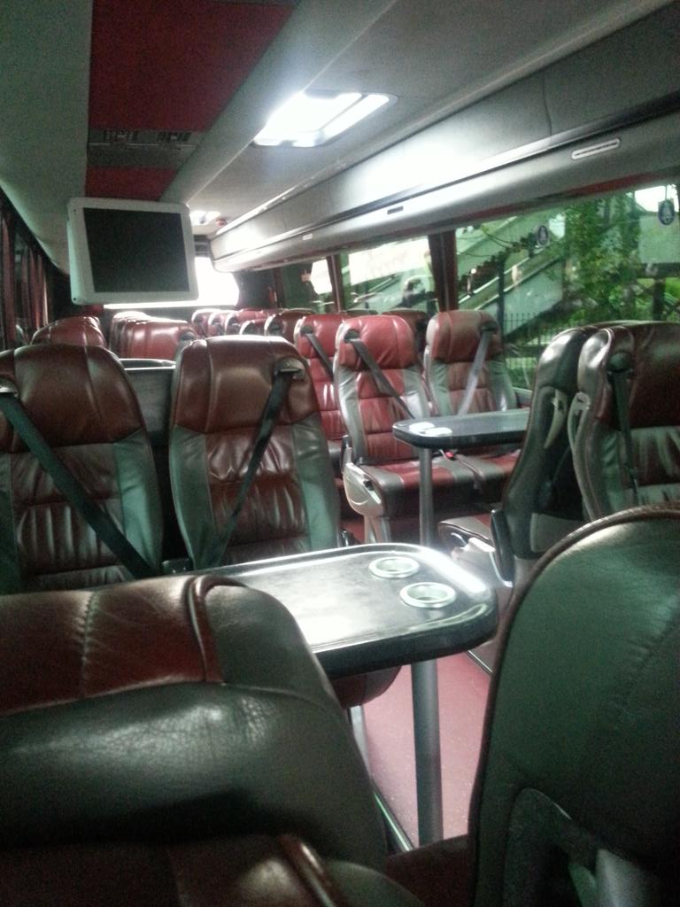 Bentheyetti's tweet photo. #Cornishfootball #TruroCity #TeamBus @Cornishfootball http://t.co/SnDXOdzd80