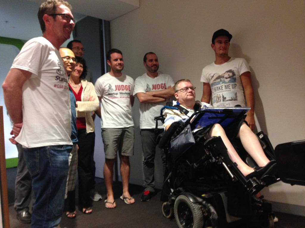 99interns tweet media