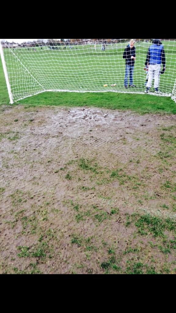juliebod1's tweet photo. @savegrassroots feel for the young keeper whose playing in this today @kayteeee1 http://t.co/HN6VnO1qEP