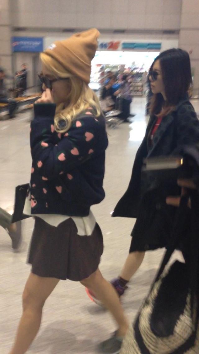 [PIC][23-11-2014]SNSD trở về Hàn Quốc vào chiều nay B3HfanJCYAAcTJ4