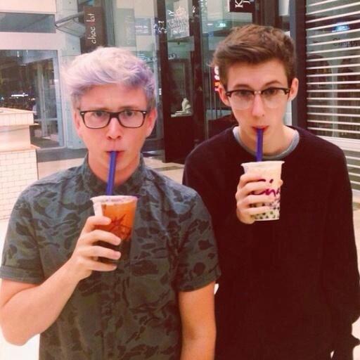 RachelTyneKirby's tweet photo. IM GOING TO TWEET 25 PICTURES OF TROYE IF EVERY TWEET GETS 25 RTS THATS 1,250 VOTES FOR TROYE!
🌟 #votetroyesivan 🌟
2 http://t.co/EPUsnCzd0W