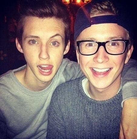 alwayskissylou's tweet photo. I'm posting every troye pic I have (RT counts as a vote AND brings happiness to your tl!!) #votetroyesivan 52/? http://t.co/c679lS5Yzs