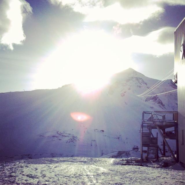 HawaiiSurfShop's tweet photo. HawaiiSurf @tigneski aujourd'hui ! #tignes #snowboarding #skiing #snow #glacier #lagrandemotte #weekendalaneige http://t.co/Kh7ubuTKBc