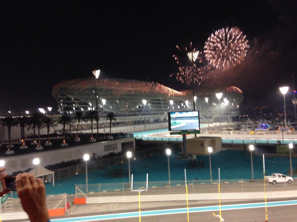 Slipstream_2014's tweet photo. Amazing! Congrats @LewisHamilton #AbuDhabiGP http://t.co/98yeYVUshe