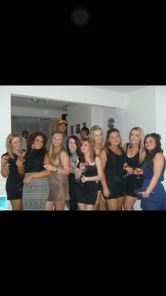 Beckkkyyyyyy's tweet photo. 2 years ago! Where has the time gone?! @bethjjonesx 18th with college girls 💕💕 loved them days wanna go back 😒 http://t.co/cbC9ZY8oKv