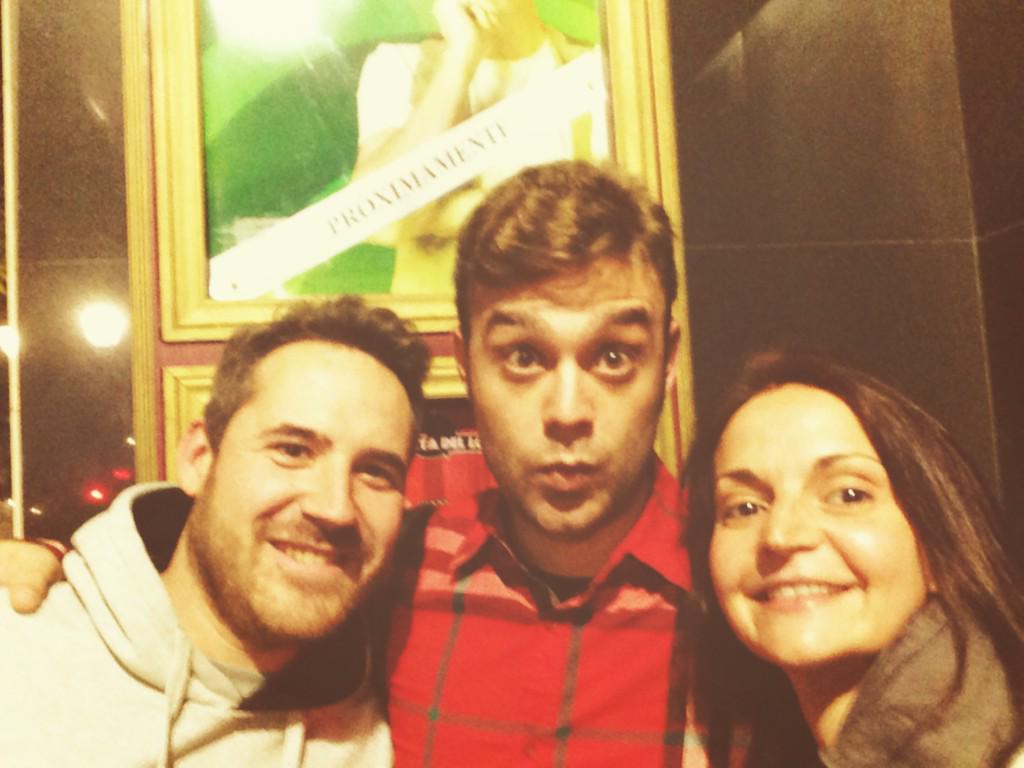 Papi_Gon_Gar's tweet photo. Que grande el valenciano @rubengarcia1983 muchas risas en la @chocitadelloro #ueeeeeeeee http://t.co/dzJ21O1RM5
