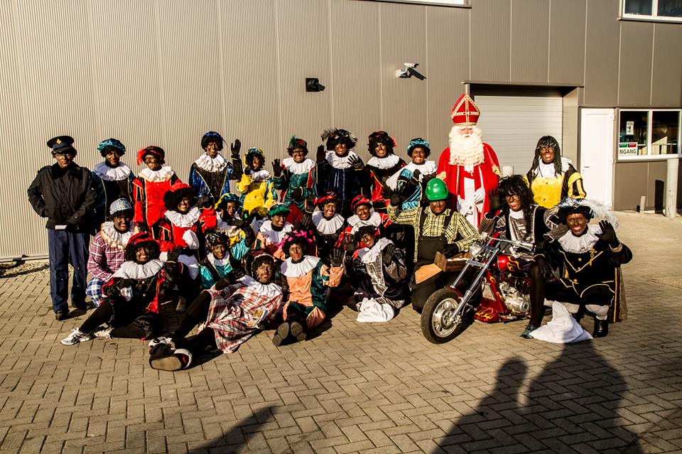 Sinterklaasintocht Gieten druk en gezellig. 'Mijter' af voor de organisatoren en vrijwilligers!