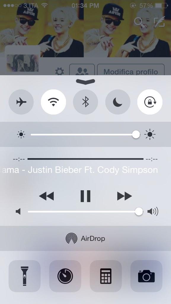 amoicrookids's tweet photo. 🔓🎧😌.
#HomeToMama @justinbieber @CodySimpson http://t.co/ZfnvcbzOrB