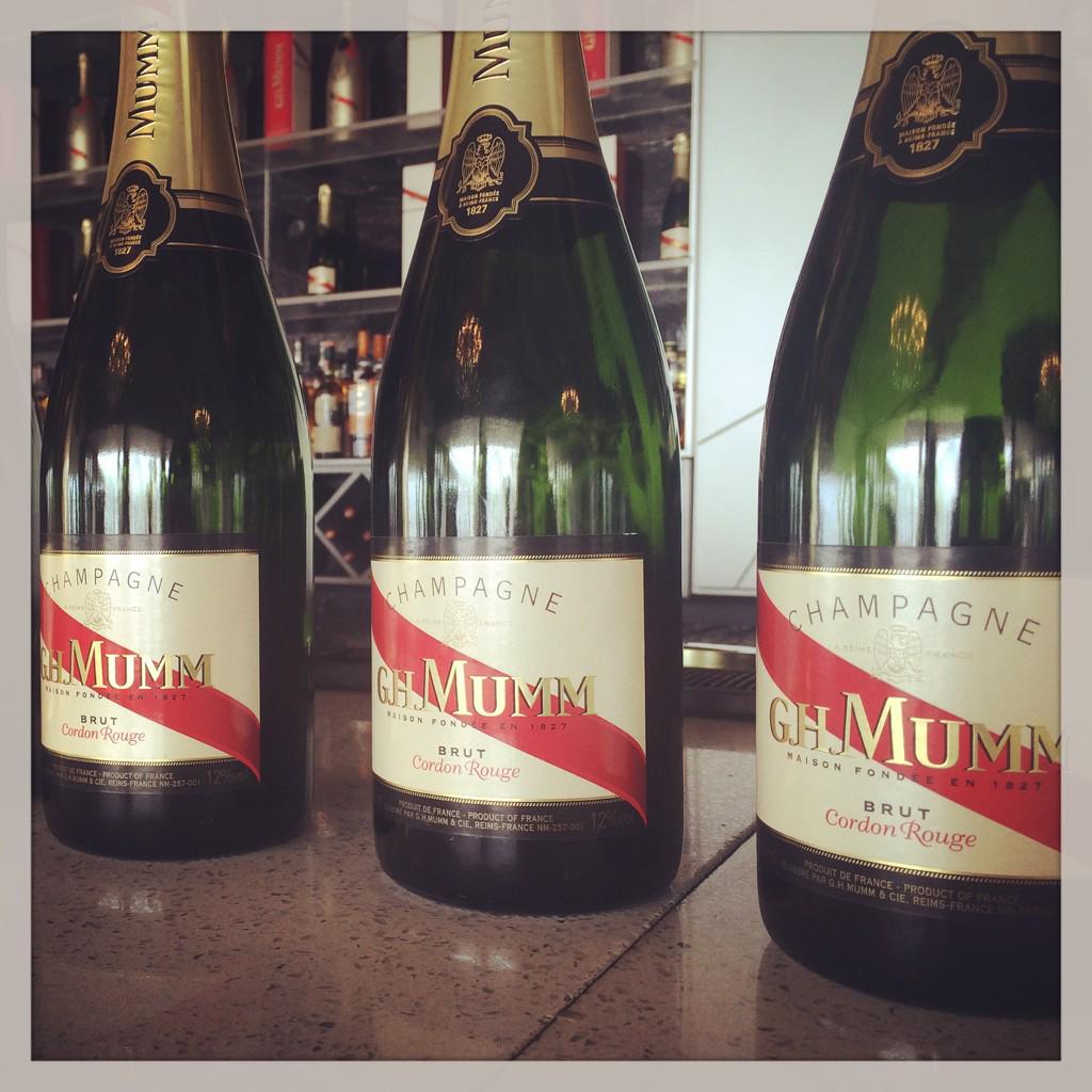 dearheartbeauty's tweet photo. #champagne for days @emirates #AbuDhabiGP @GHMUMM @CapacityR #MUMMF1 #IconofVictory @shimmybeach http://t.co/Ty4CLHnTbw